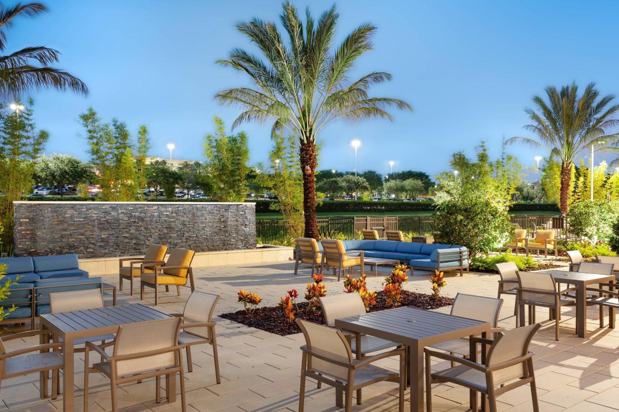 Springhill Suites By Marriott Orlando At Millenia Екстер'єр фото